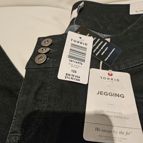 Torrid Denim 3 Button Size 12S Stretch Skinny Jeggings - Picture 2 of 5